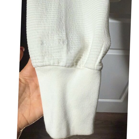 Adidas Women’s XL Ribbed V-neck Cropped Sweatshirt – White | New Without Tags - Picture 11 of 15